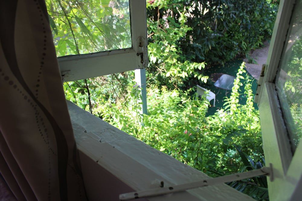 Travellers Paradise Heritage Historical Place - Hostel Deluxe Twin Room, 1 Bedroom, Garden View 3