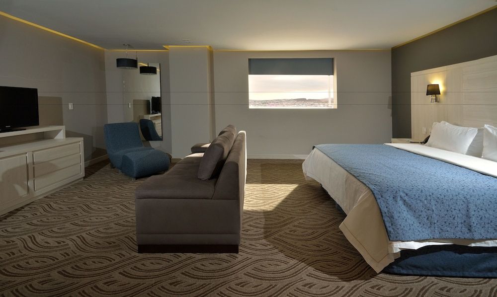 Suite, 1 King Bed, City View