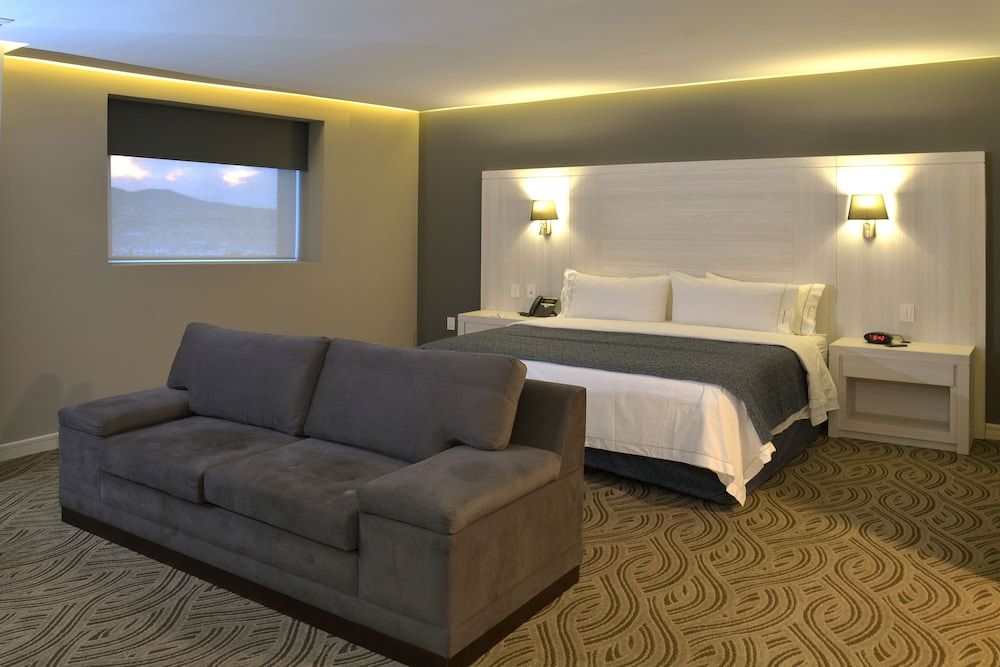 Suite, 1 King Bed