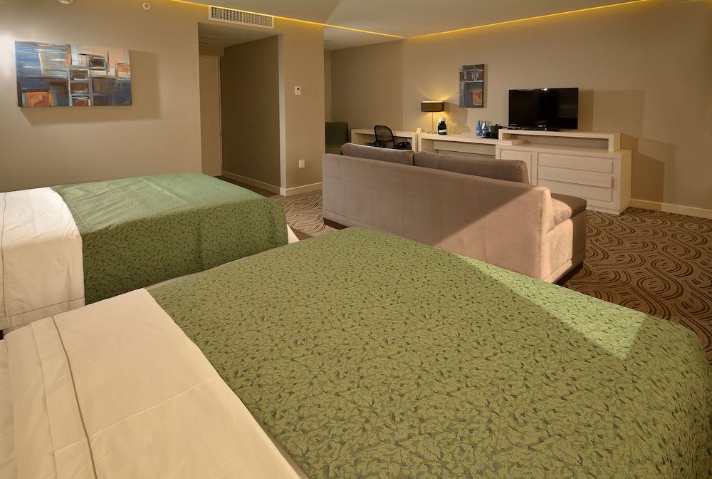Suite, 2 Queen Beds