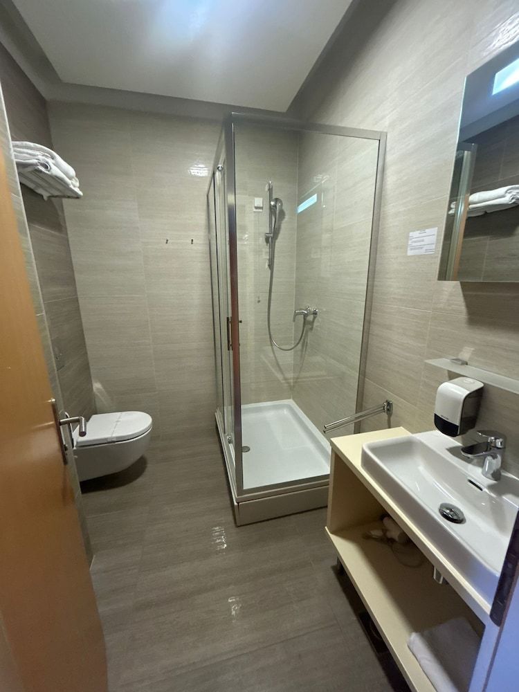 Hotel Gallus Standard Twin Room 2