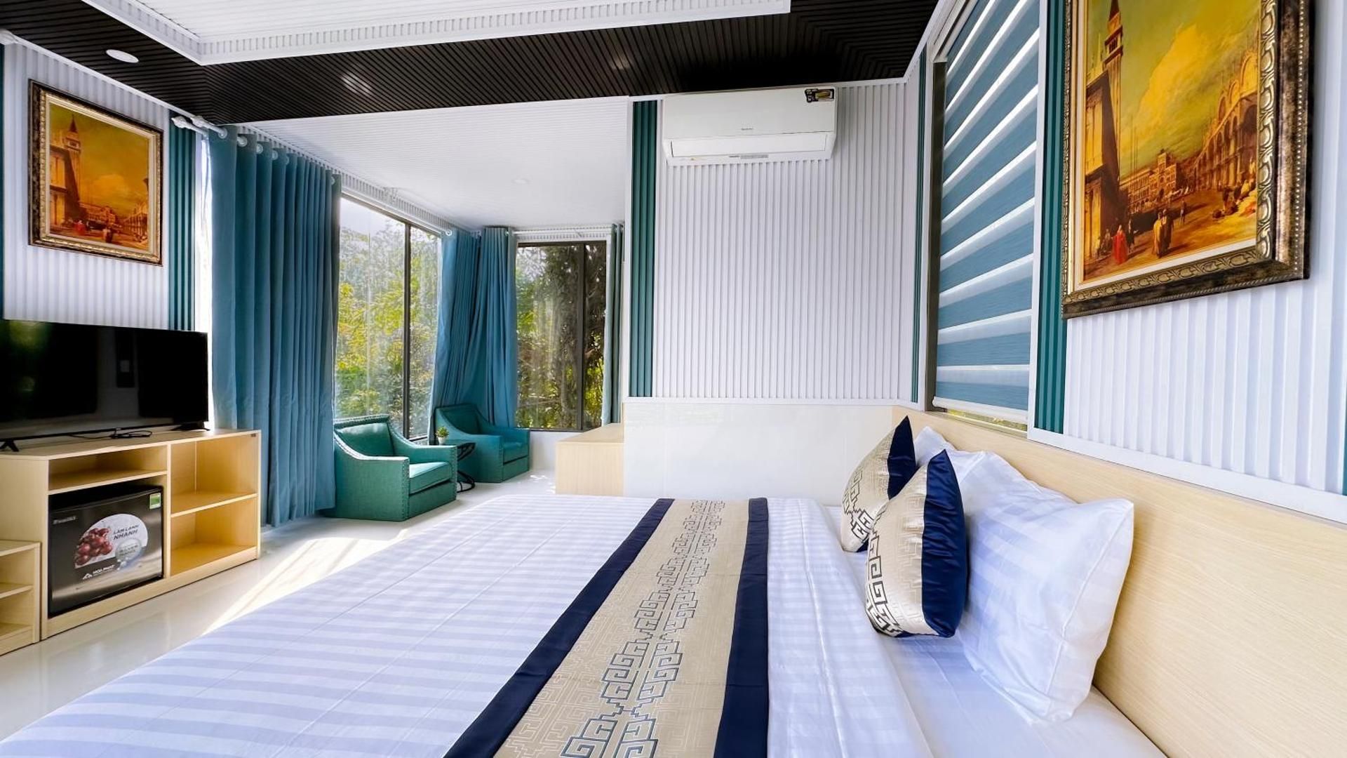 Deluxe Double Room with Garden View