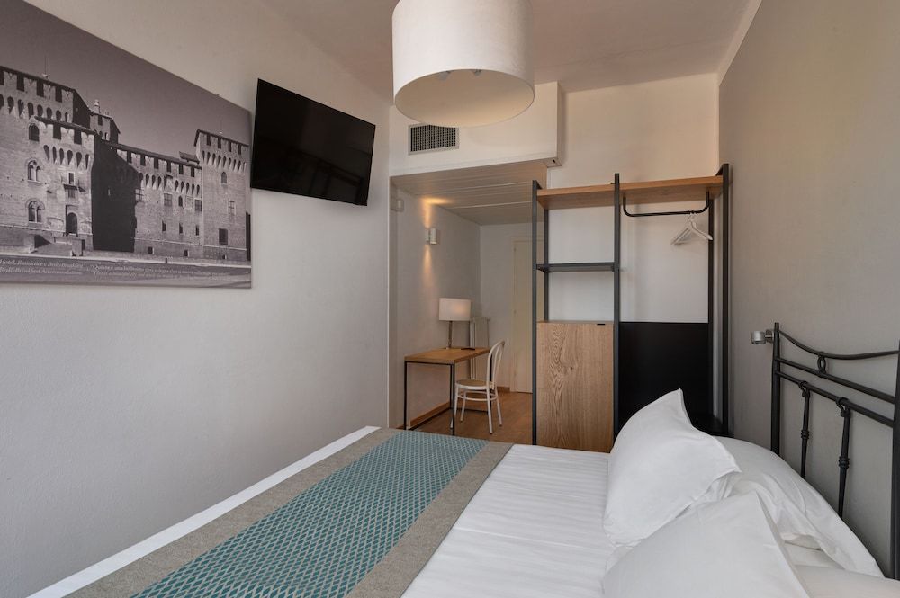 Panoramic Single Room, City View