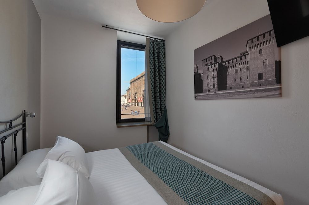 Panoramic Triple Room, City View