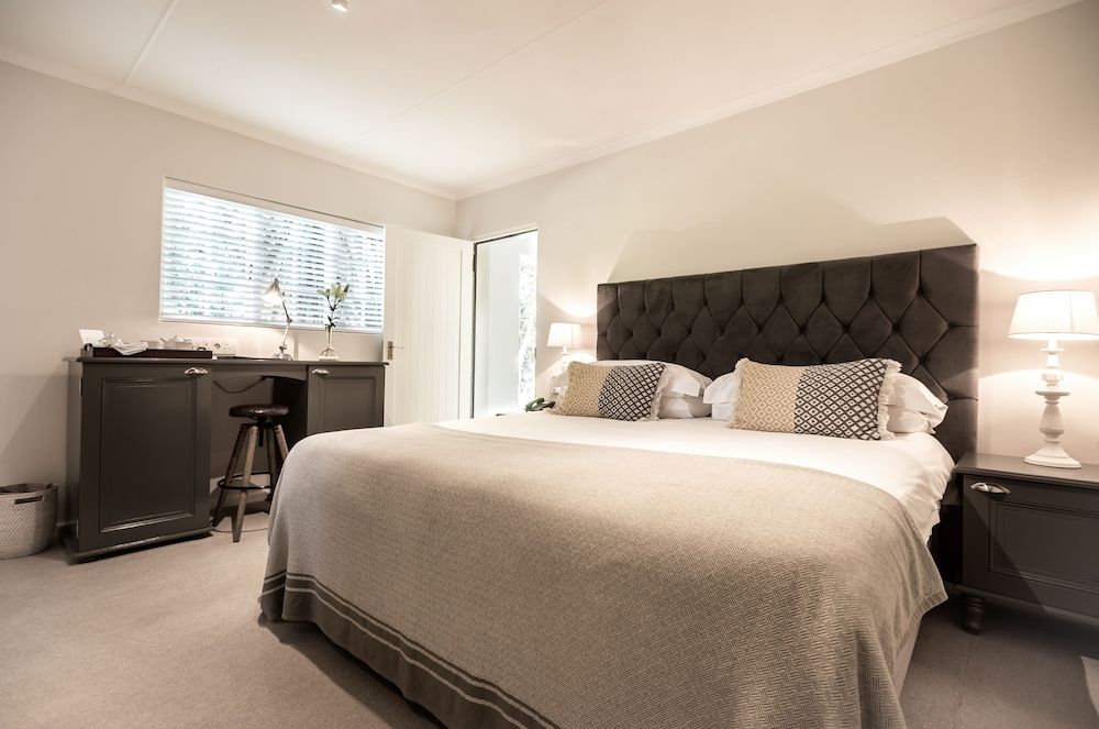 Hunter's Country House Terrace Room 3