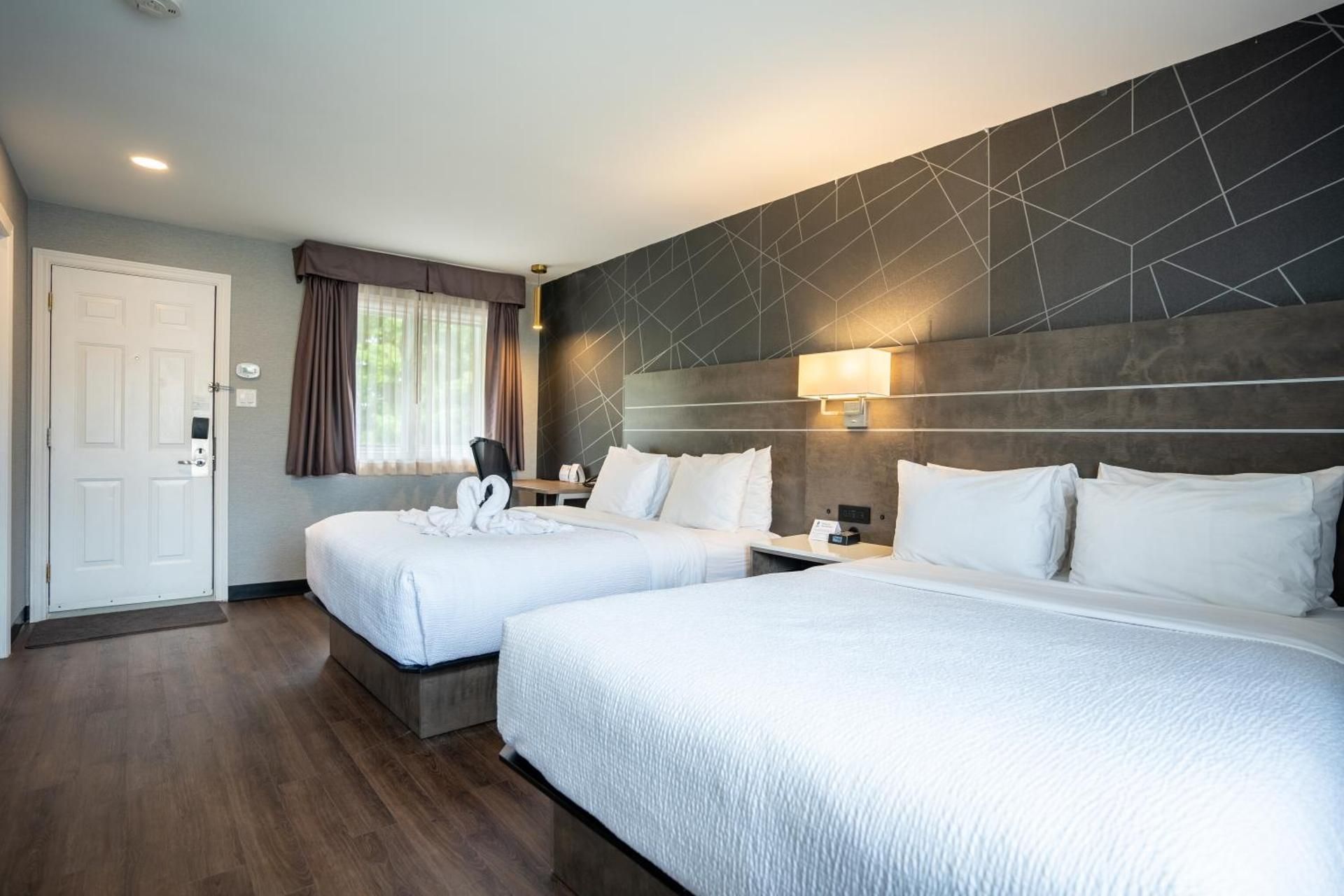 Best Western Truro - Glengarry 2 Queen Beds, Nonsmoking, Separate Building, Second Floor, Pet Friendly Room 2