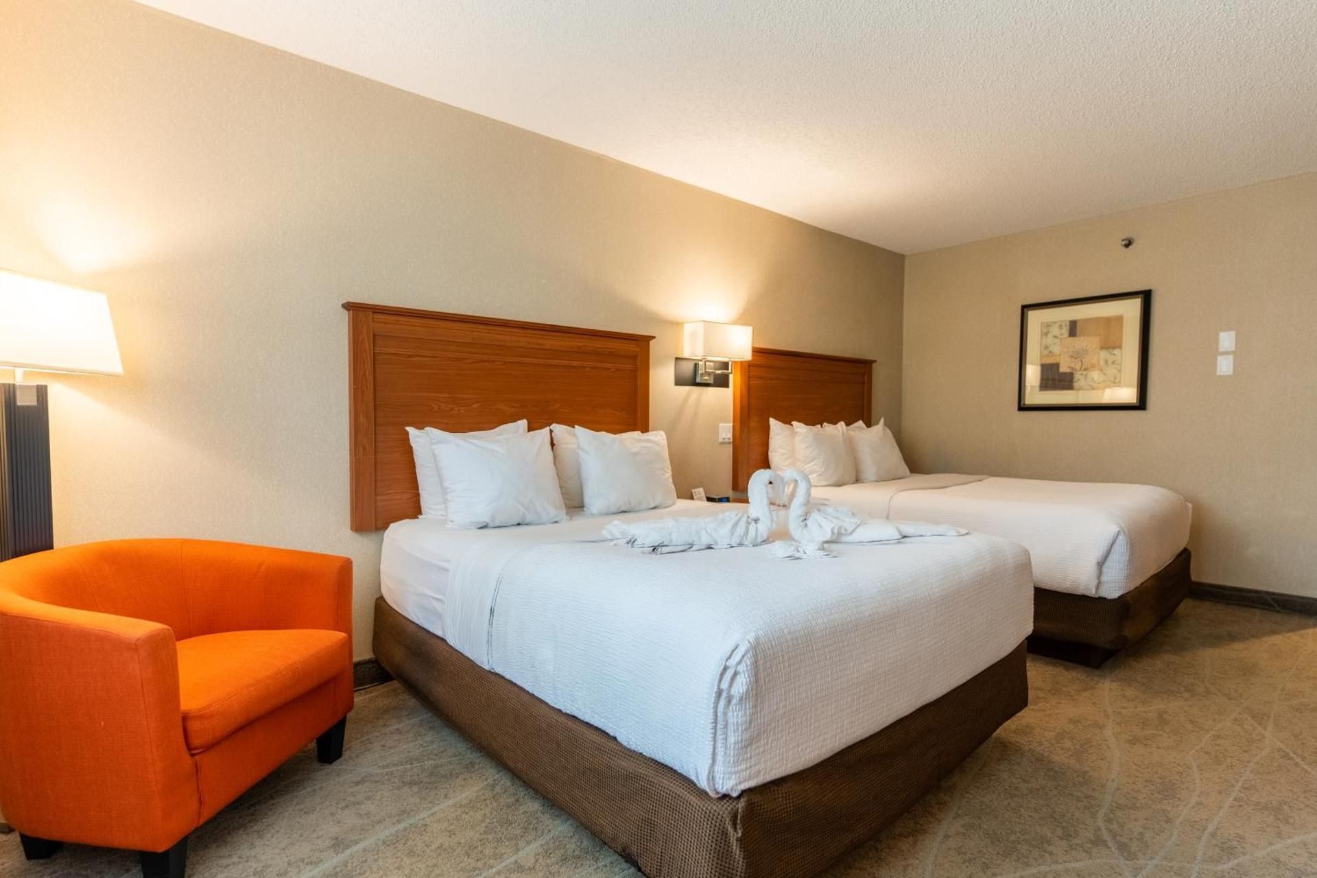 2 queen beds, nonsmoking, main building