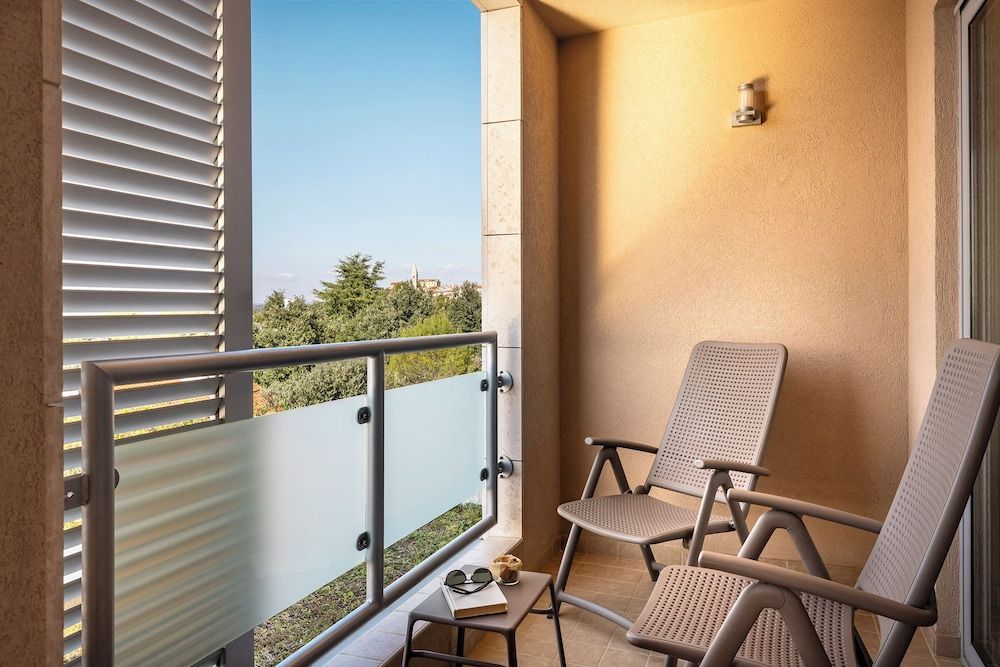 Superior Apartment, 2 Bedrooms (for 5)