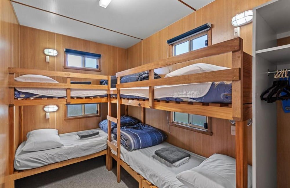 Discovery Parks - Devonport Standard Cabin - Pet Friendly