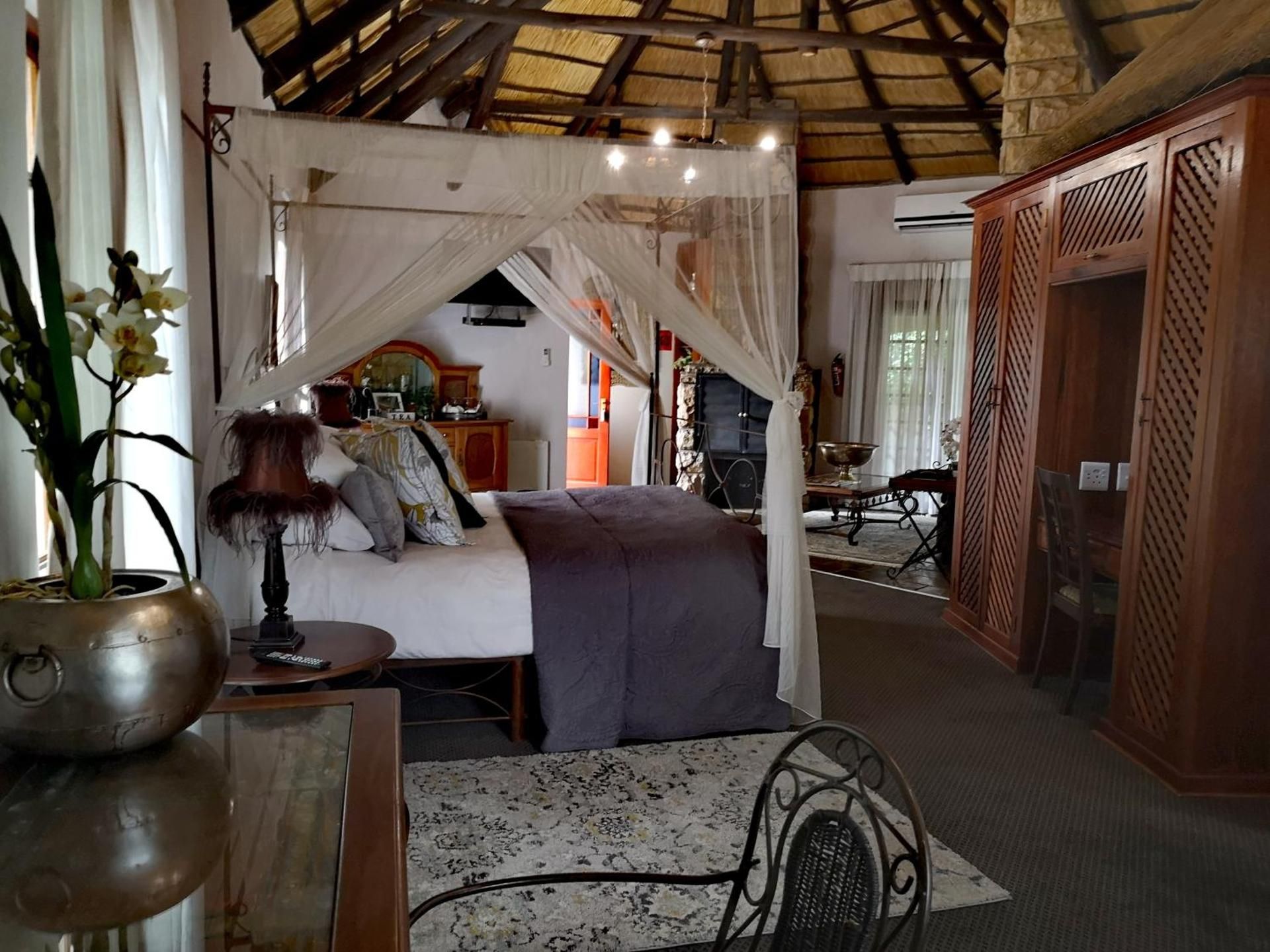 Honeymoon Suite