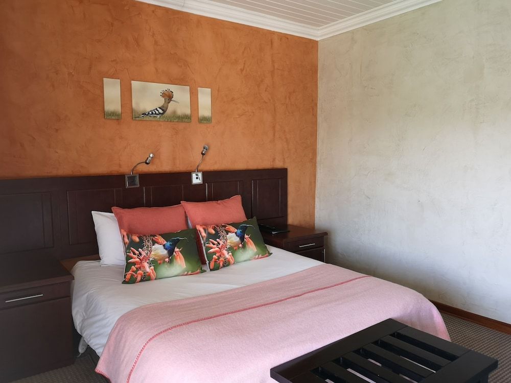 Luxury Bird Room