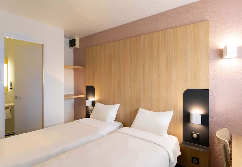 B&B HOTEL Lorient Lanester Twin Room, Non Smoking 2