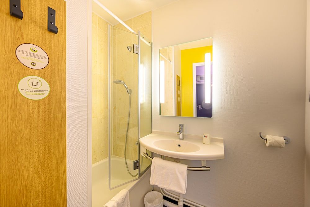 B&B HOTEL Lorient Lanester Double Non-Smoking Room 7