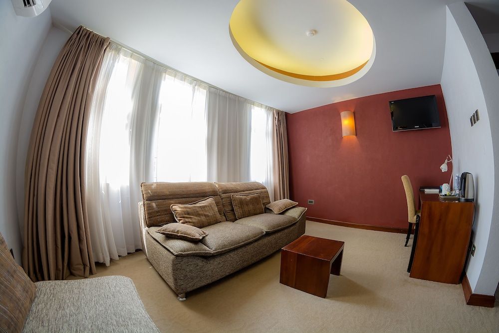 Imperial Heights Hotel, Entebbe Business Suite 3