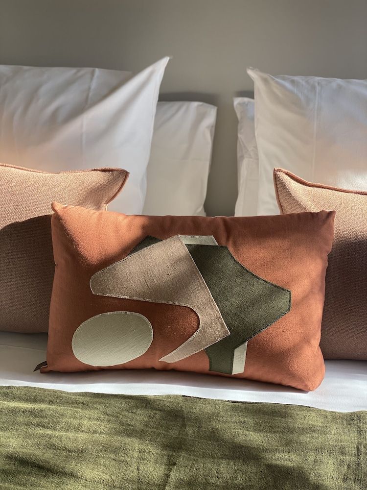 Les Lodges Sainte-Victoire Hotel & Spa Deluxe Triple Room, free spa access 2