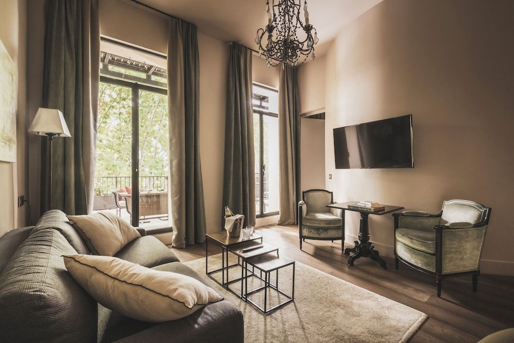 Les Lodges Sainte-Victoire Hotel & Spa Suite Signature Saint-Estève, free spa access 4