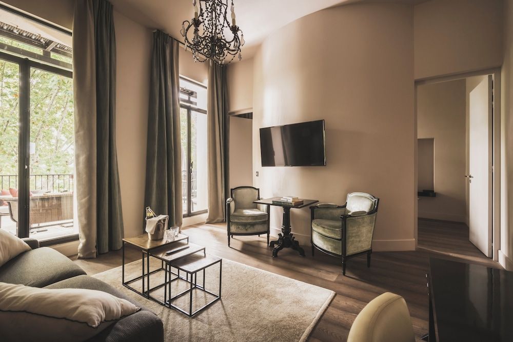 Les Lodges Sainte-Victoire Hotel & Spa Suite Signature Saint-Estève, free spa access 5