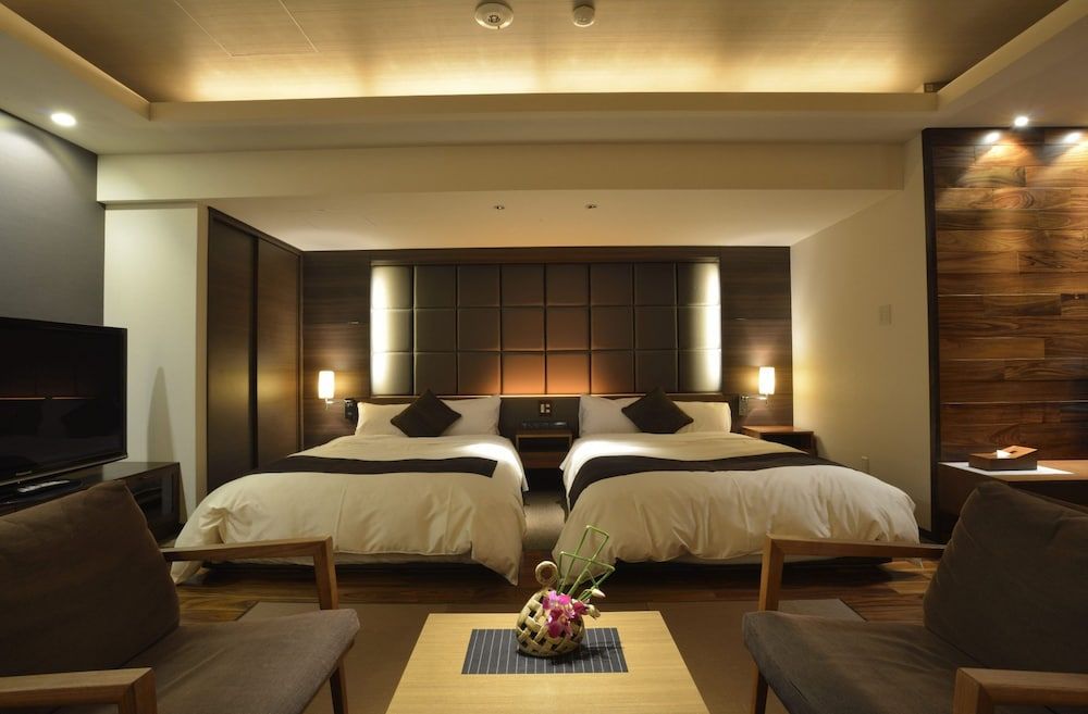 Suite Room, Top Floor, Non Smoking, Angel Road and Sea View