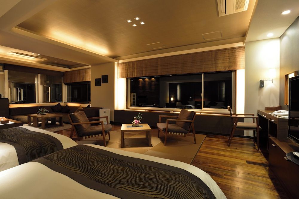 Suite Room, Top Floor, Non Smoking, Angel Road and Sea View