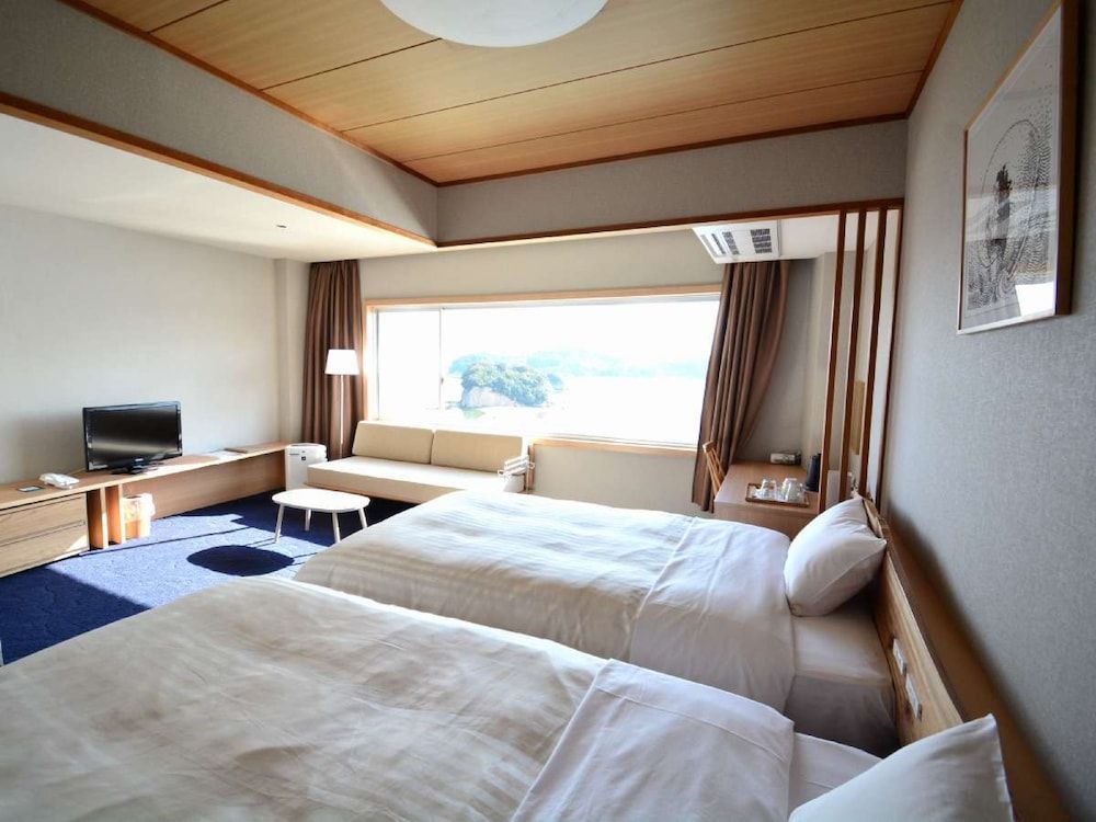 Premium Twin Room, Non Smoking Angel Road View