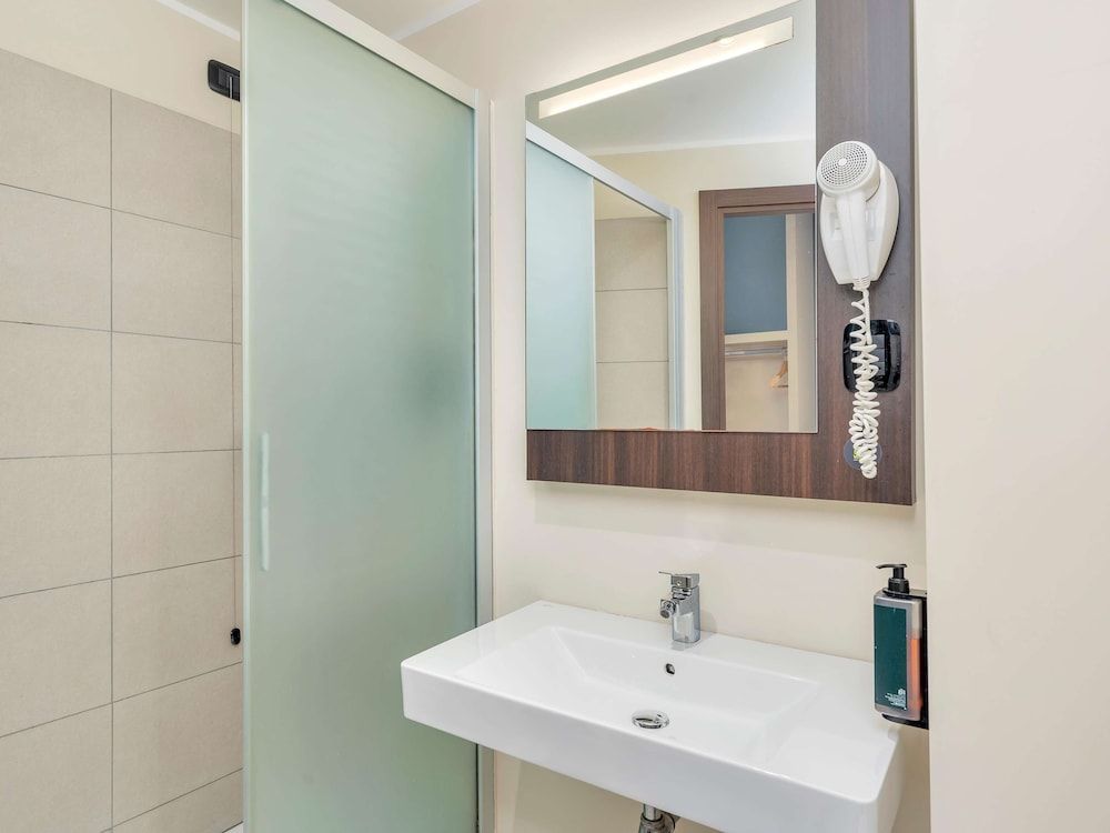 B&B Hotel Milano Cenisio Garibaldi Twin Room, Non Smoking 5