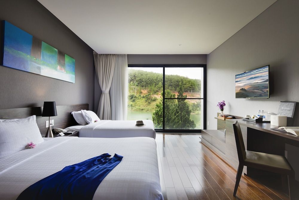 Premium Twin Room in Villa (Shared Villa)