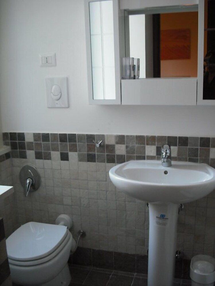 Kiara Guesthouse Double Room 24