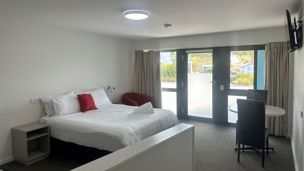 Eastcoaster Tasmania Accessible Queen