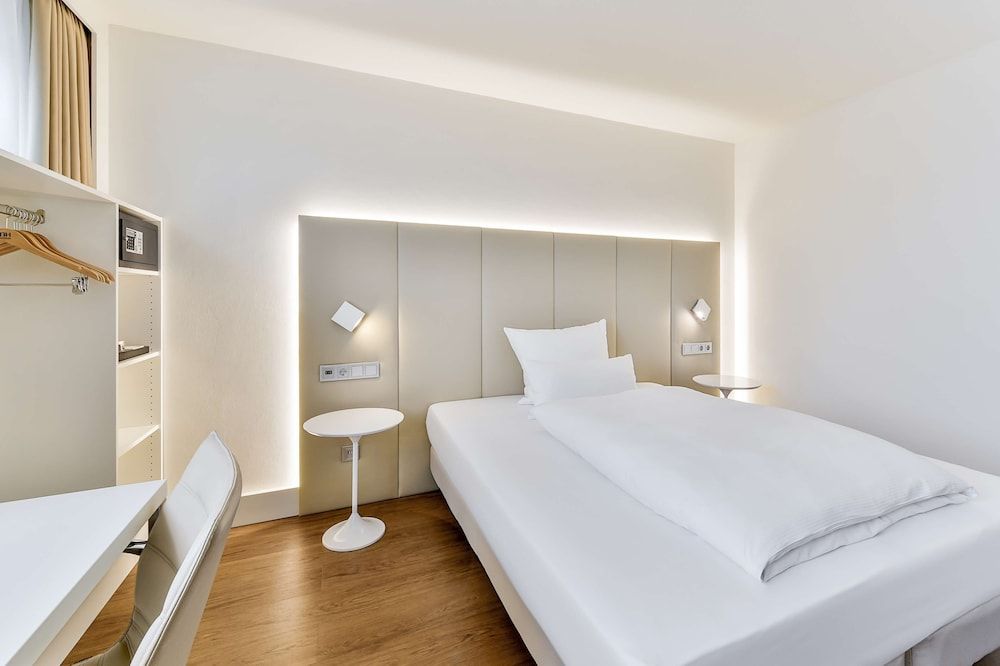 NH Erlangen Standard Room 4