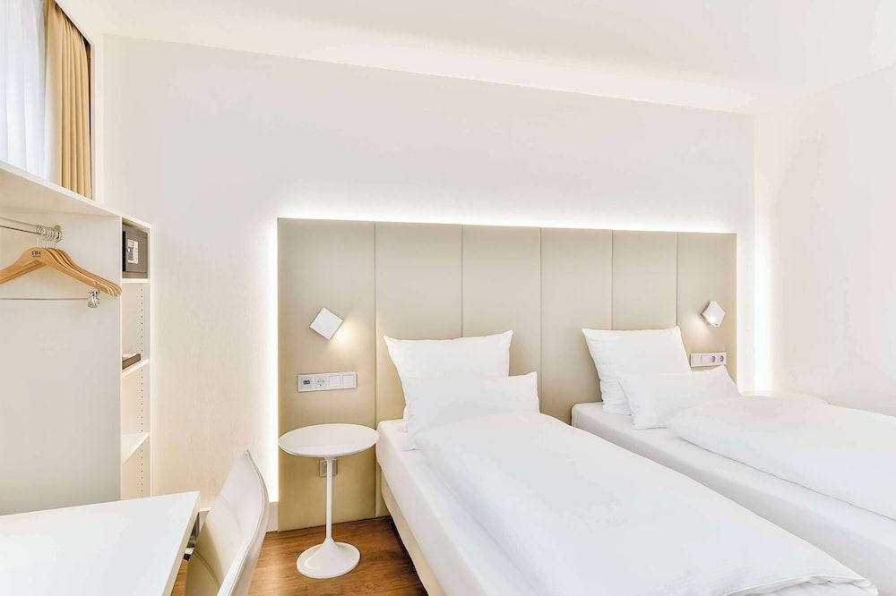 NH Erlangen Standard Room 3