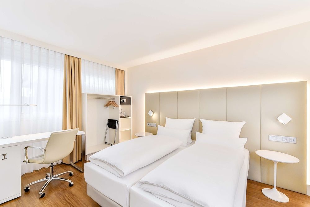 NH Erlangen Standard Room 2