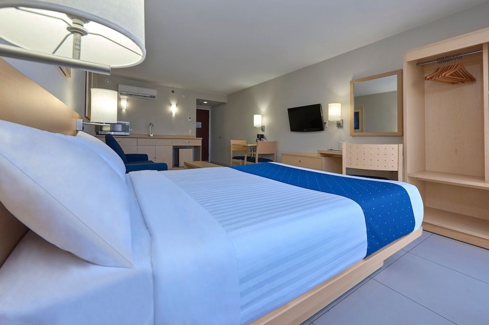 City Express by Marriott Xalapa Suite, 1 Queen Bed with Sofa bed