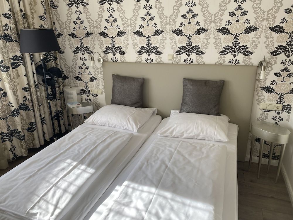 Arthotel ANA Residence Superior Double Room 9