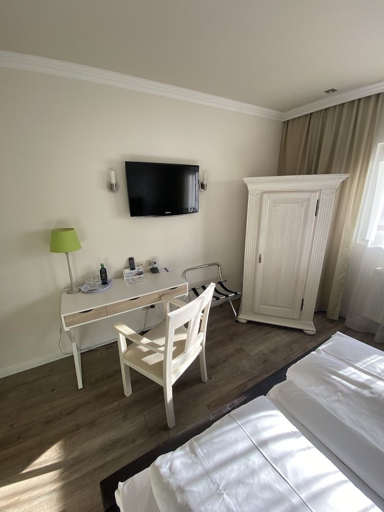 Arthotel ANA Residence Superior Double Room 8