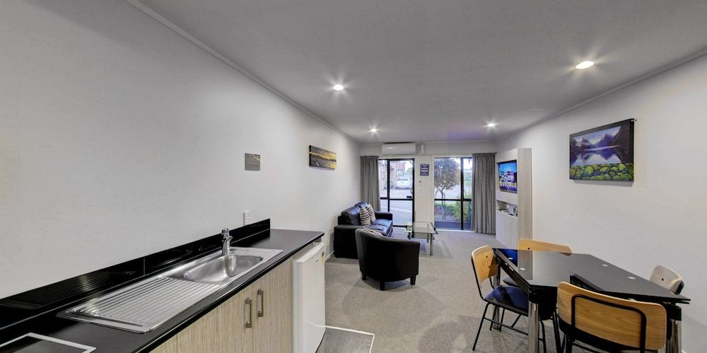 undefined Arista of Rotorua 3
