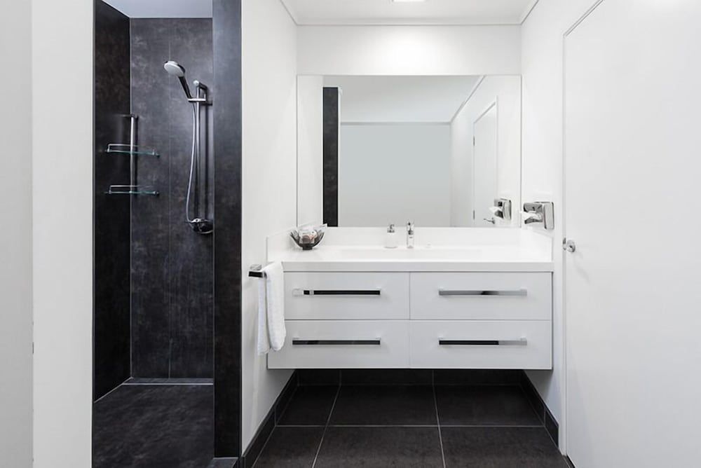 Hotel on Devonport Superior King Room (Harbour View room) 6