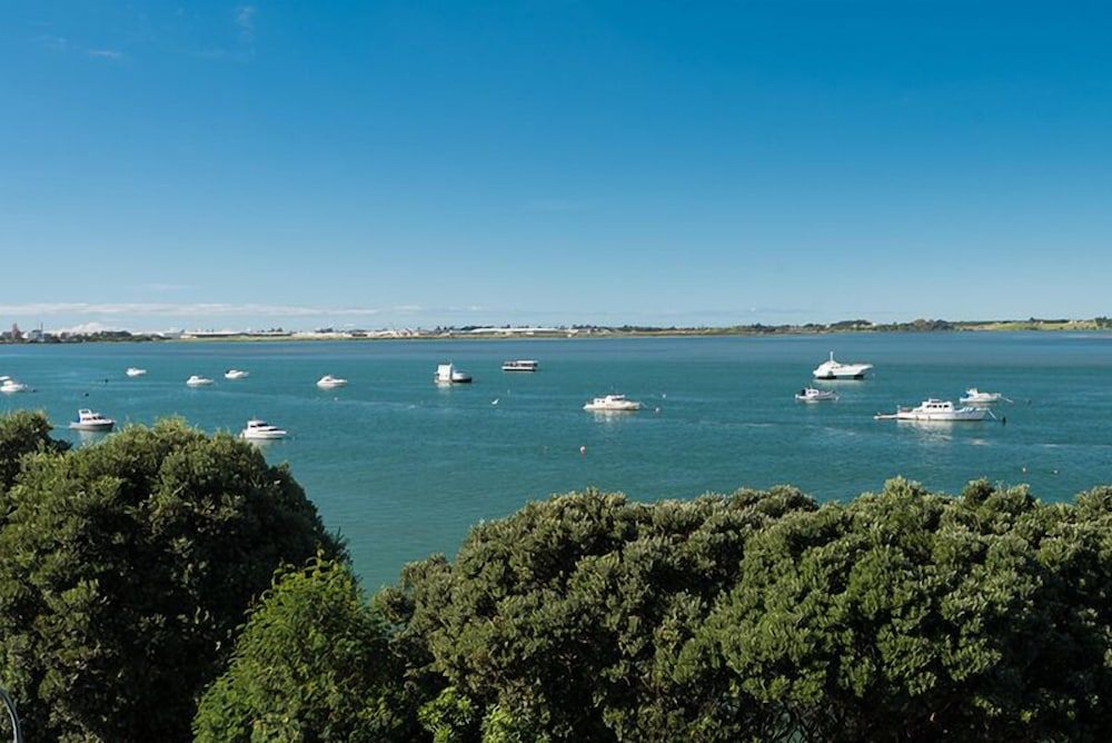 Hotel on Devonport Superior King Room (Harbour View room) 4