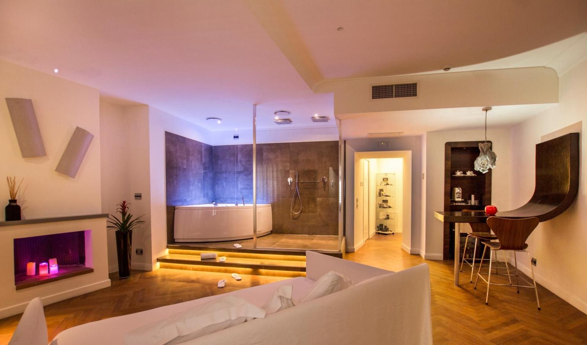 undefined SuiteSistina for Brave Lovers 5