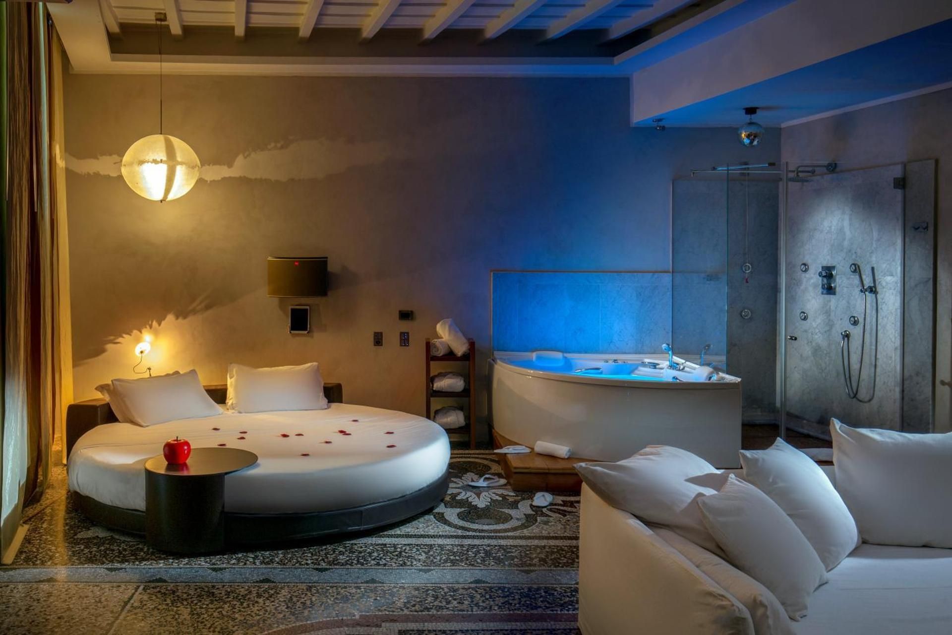 undefined SuiteSistina for Brave Lovers 7