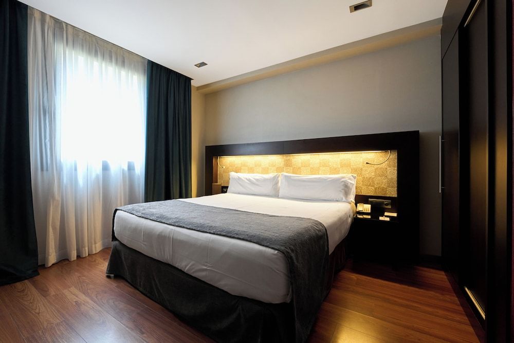 Catalonia Port Double Room 3