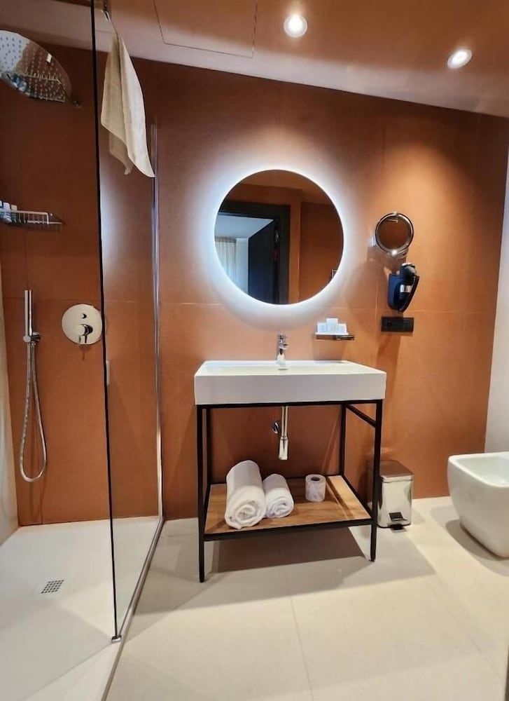 Bleis Hotel Comfort Double Room 6