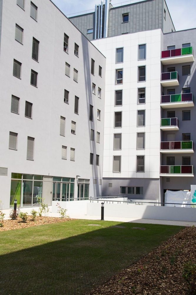 undefined Q7 Lodge Lyon 7 6