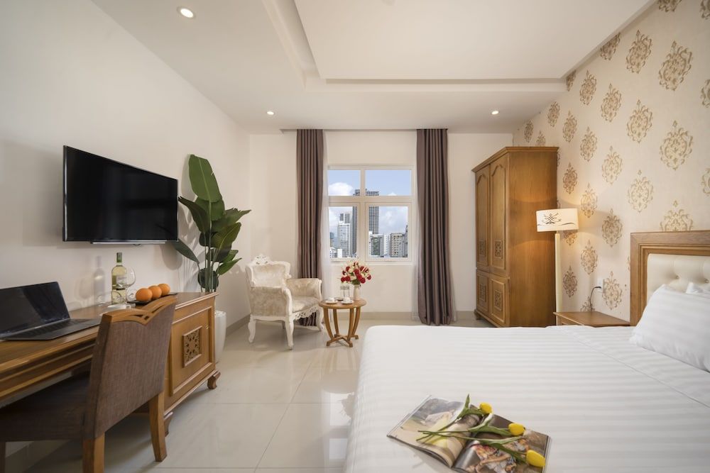 undefined Royal Family Hotel Da Nang 2