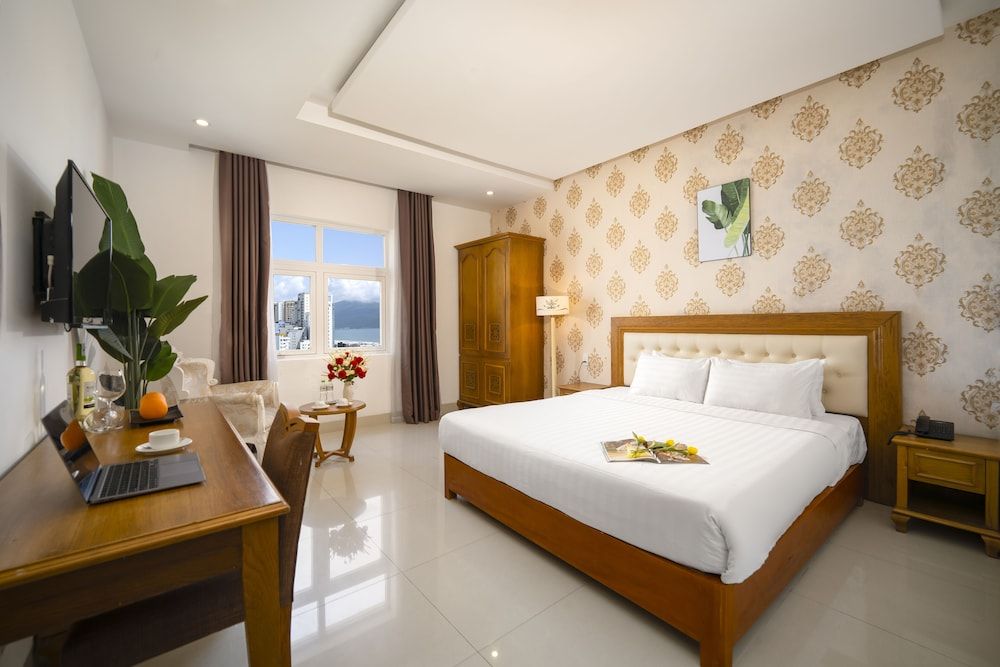 undefined Royal Family Hotel Da Nang 4
