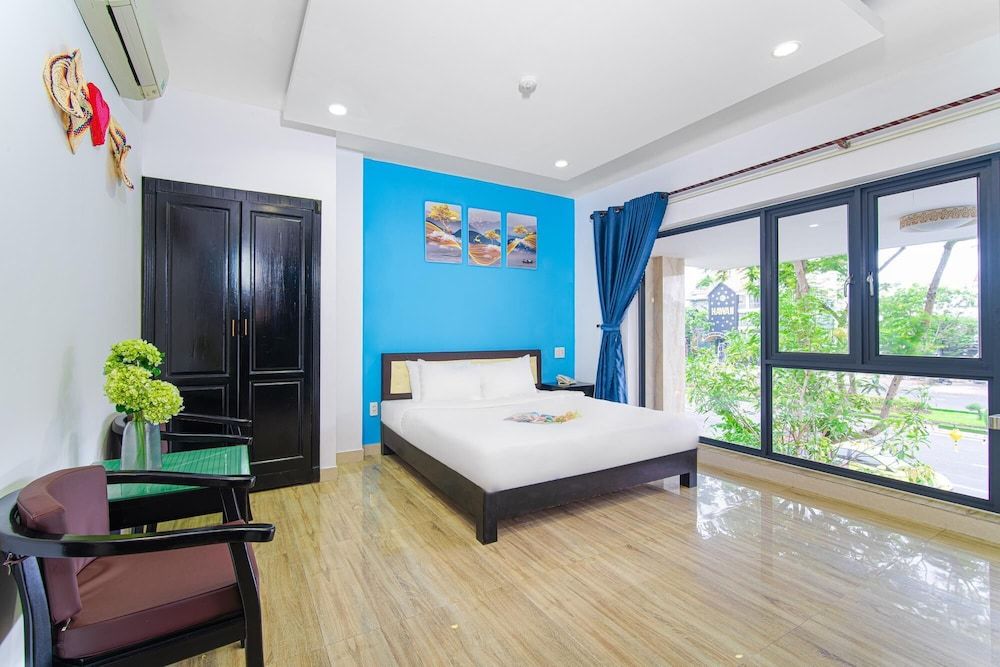 La Maison Da Nang Beach Deluxe Double Room, 1 Queen Bed, Non Smoking, City View 2