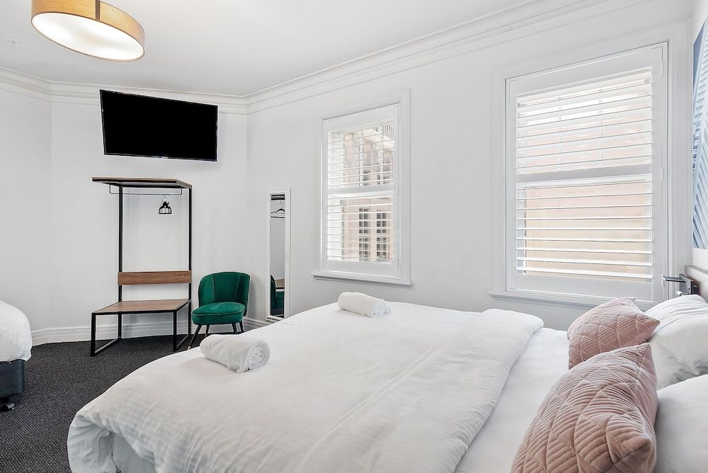 undefined Criterion Hotel Sydney 6