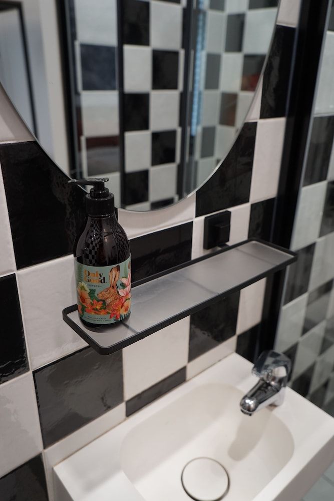 Criterion Hotel Sydney Classic Double Room 9