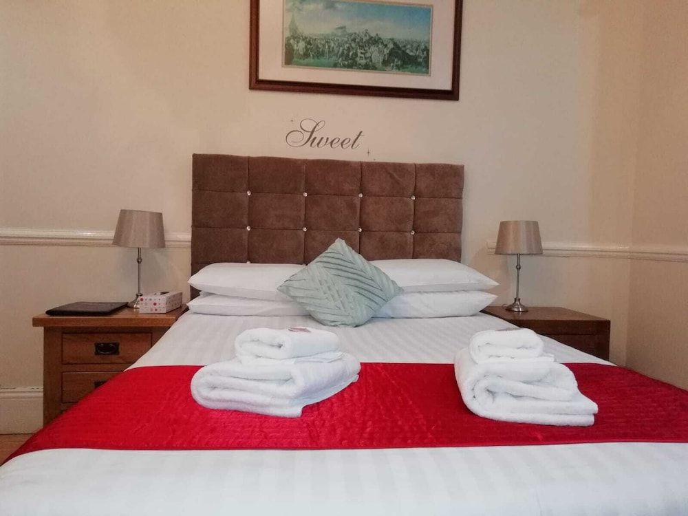 Diamonds Guest House Double Room, Ensuite 2