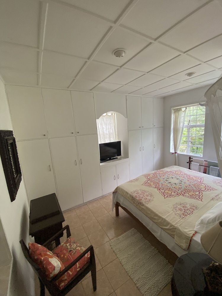 Barbados Chi Guest House