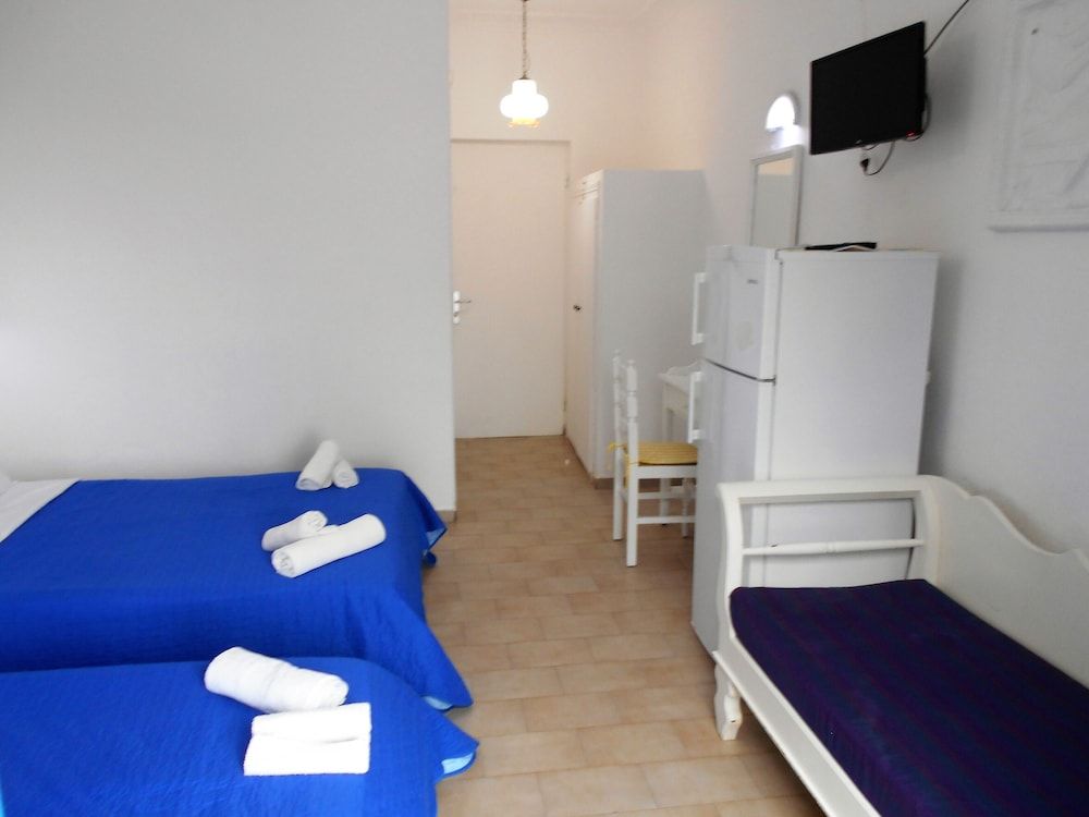 Perissa Hotel Family Quadruple Room, Balcony, Garden View 3